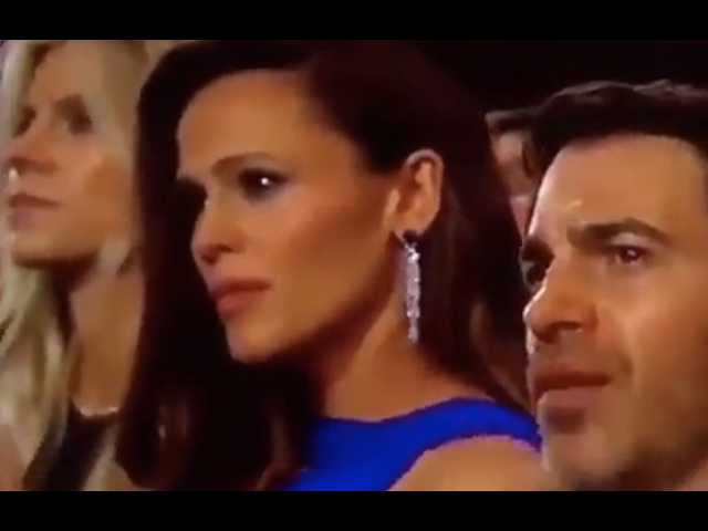 Jennifer Garner gave us the perfect meme at the Oscars