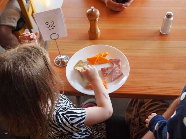 How to stop your children from becoming picky eaters