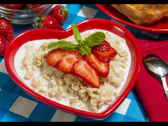 12 beautiful breakfast bowls you’ll be dying to try this month
